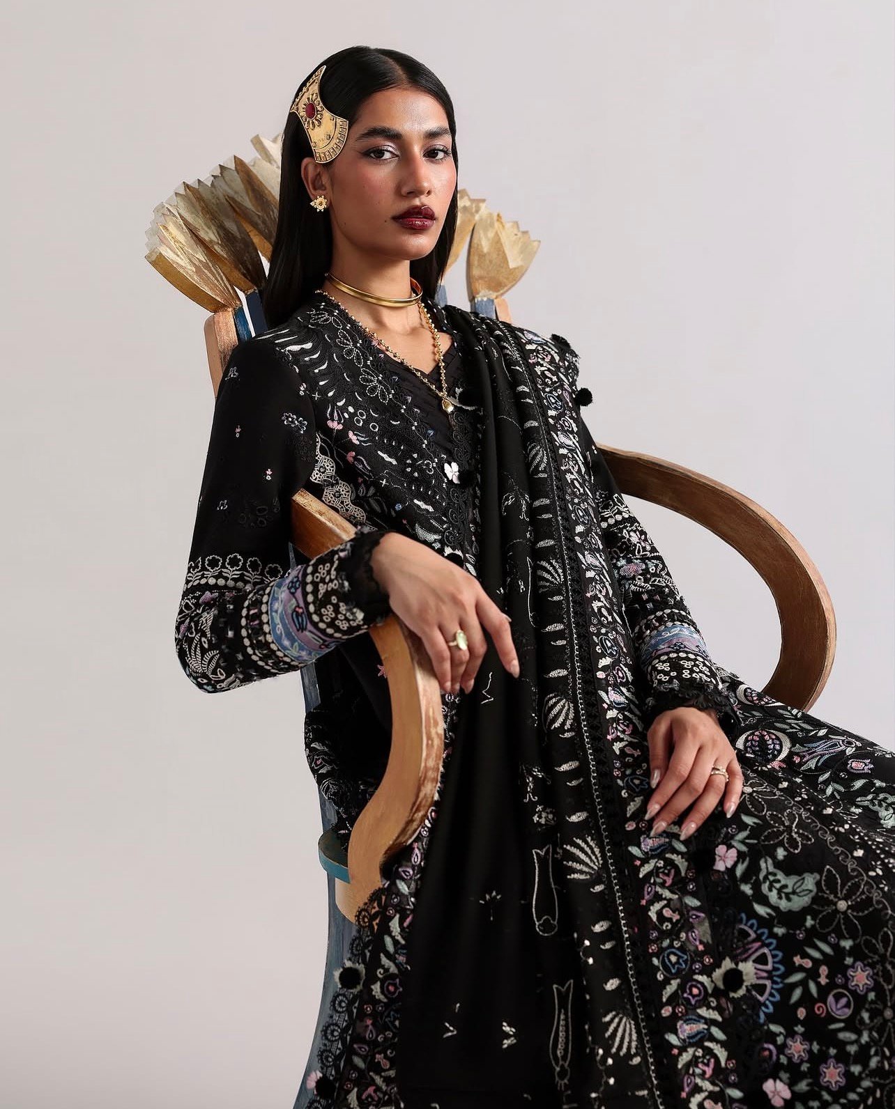 Suffuse Summer Lawn 26 - Meravi