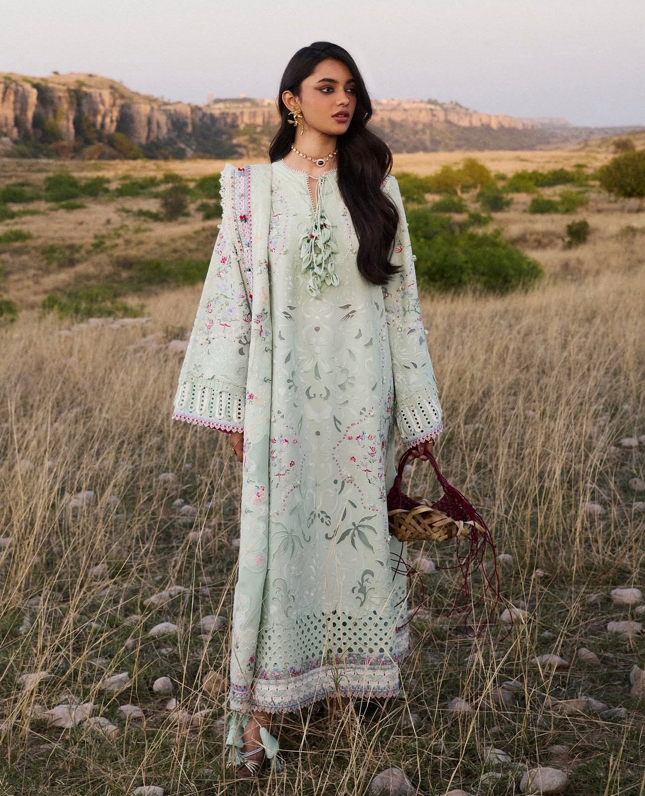 Suffuse Summer Lawn 26 - Seroli